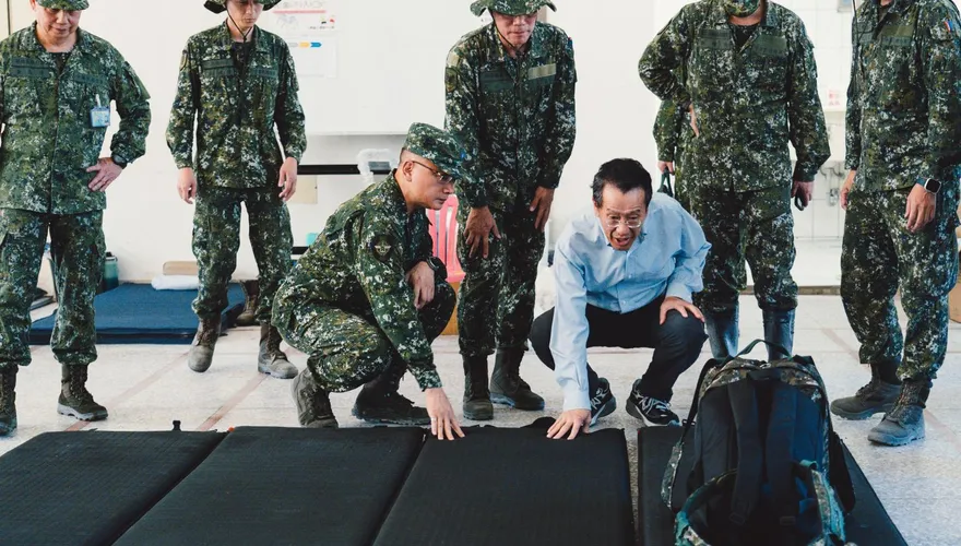 國防部長顧立雄赴花蓮慰勉救災國軍　盼中秋前恢復民眾生活