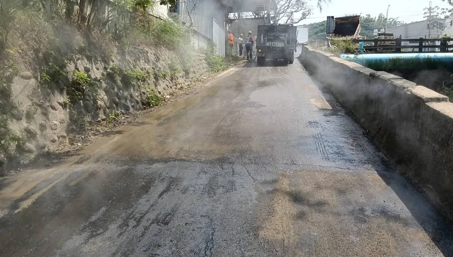 竹市長興街地下道自來水管破裂！　路基下陷3萬戶停水