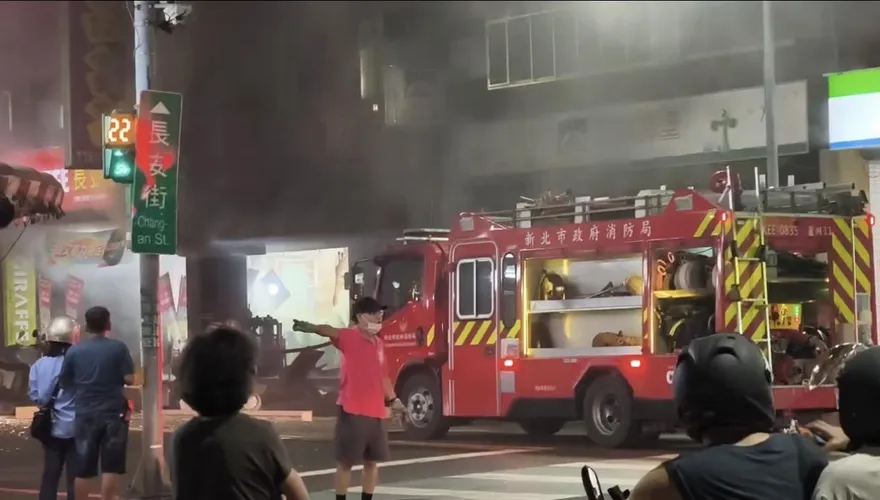 影/新北蘆洲便當店氣爆起火　7人受傷送醫