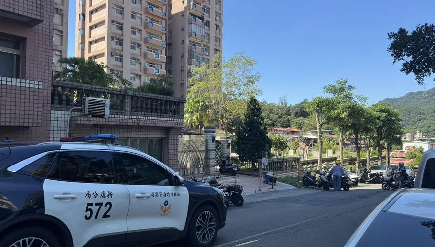 新店驚傳砍人！疑姊弟爭吵「她遭劃傷」　頸部爆血送醫