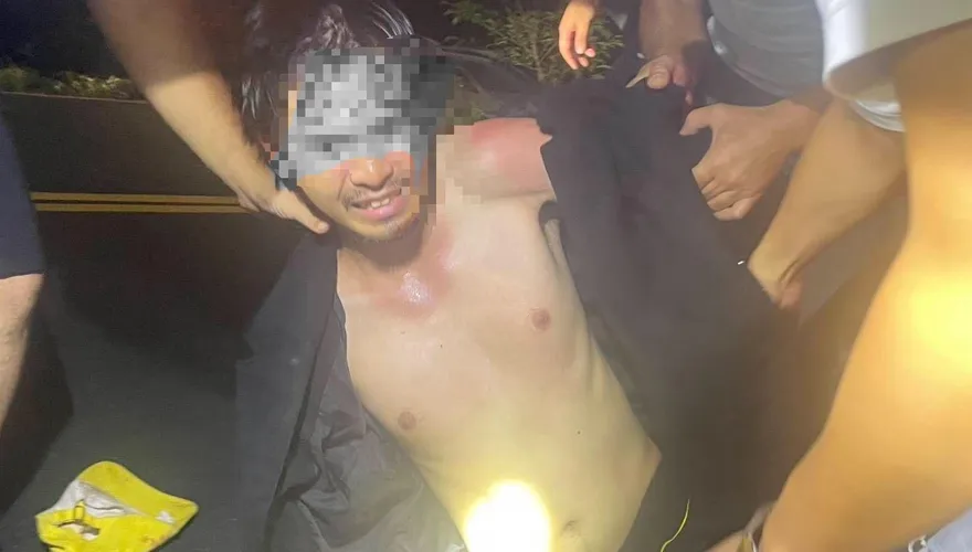 影/軍事狂！苗栗外籍生持BB槍搶超商「刀割警喉」遭聲押