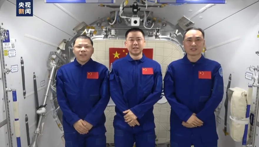 影/嗑大餐月餅！陸神二十乘組太空過中秋　送上「宇宙級祝福」