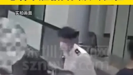 男子過羅湖海關「狂嚥口水」　張開嘴查赫見「一整包毒品」