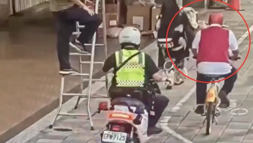 影/北市街頭驚見蜘蛛人騎Ubike　警攔車盤查