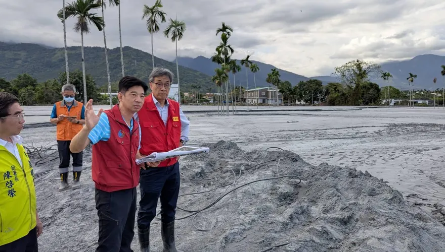 馬太鞍溪堰塞湖釀災　陳駿季勘查指示研擬復育方案
