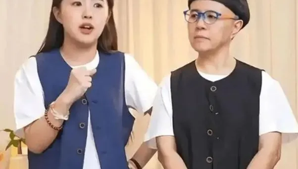 二胎喜訊僅維持兩個月！金龜子女兒直播證實流產　母親心疼抱緊