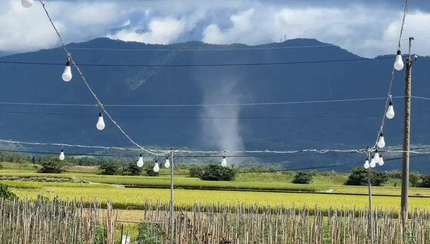 影/罕見奇景！台東驚見「塵捲風」現蹤　盤旋震撼畫面曝
