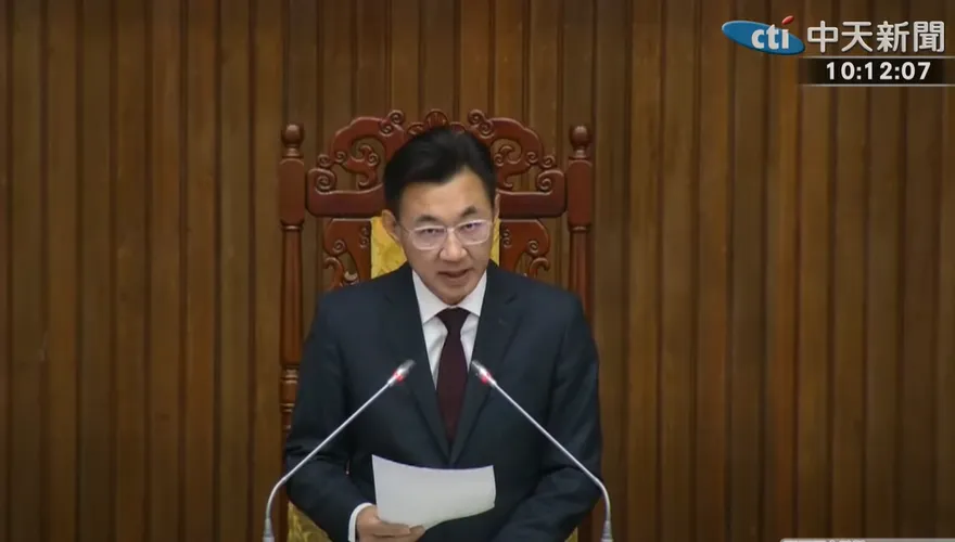 祝賀鄭麗文當選主席！江啟臣：盼堅守國父信念努力前進