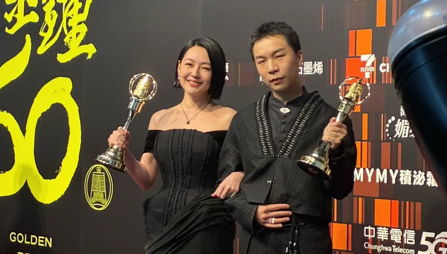 金鐘60/思念大S！小S曝項鍊「有我姊的一部分」公開新刺青