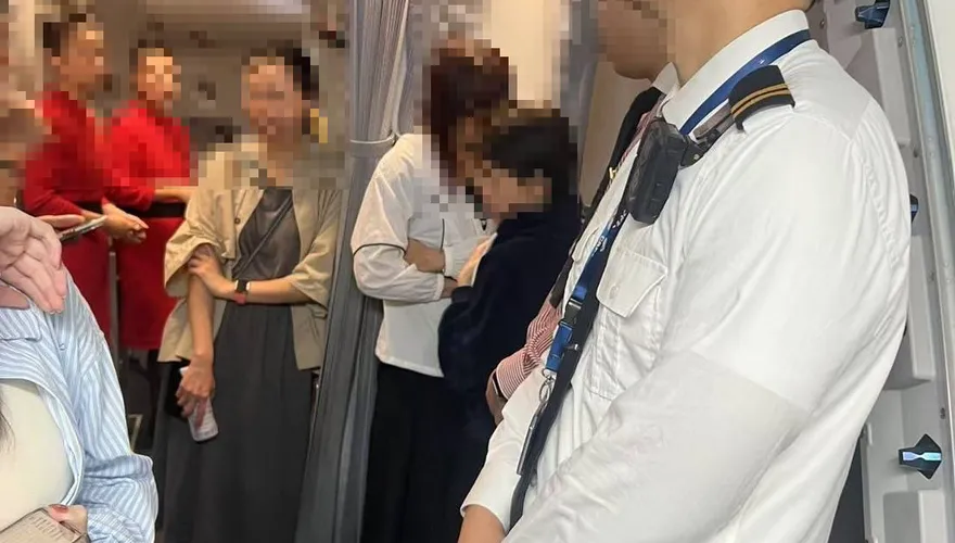 風雨過大！四川航空轉降高雄　「全機瘋狂尖叫」困2小時怒噴爆衝突