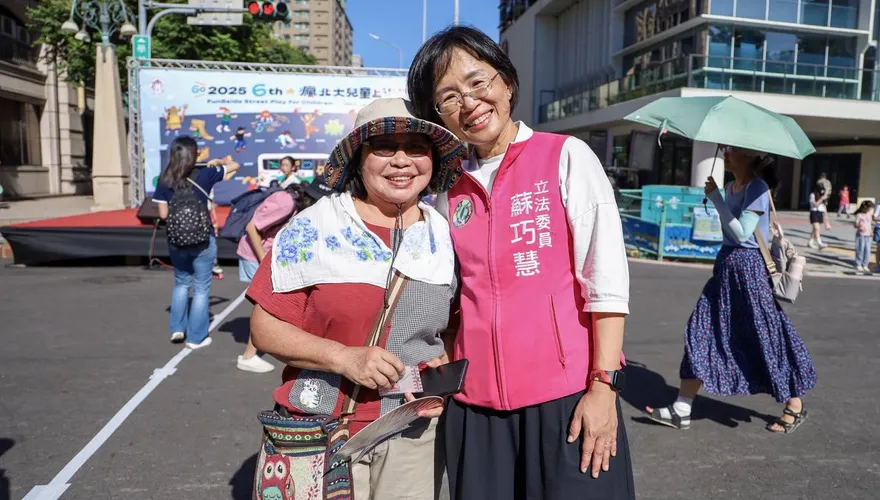 參戰2026新北市長！蘇巧慧赴黨中央遞交意願表