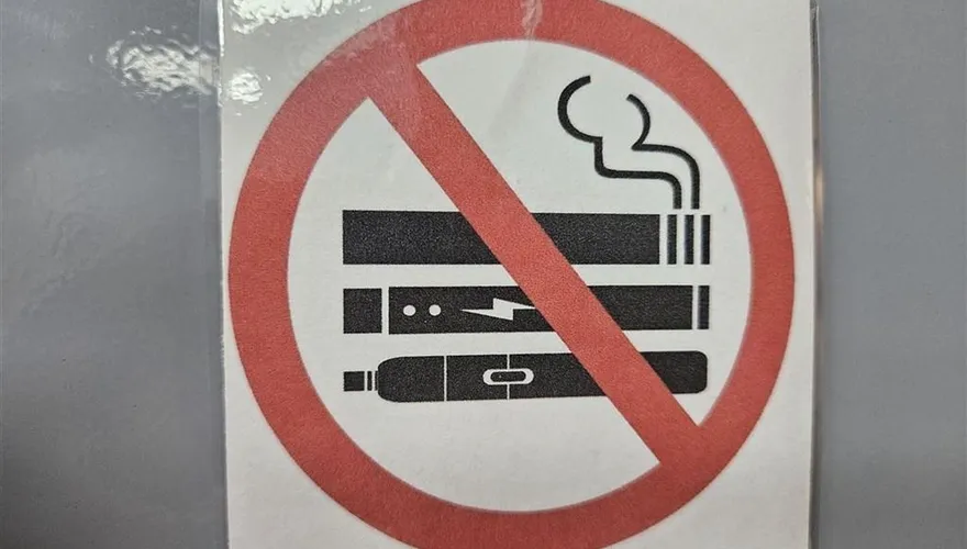 加熱菸載具展示挨轟政策反覆　石崇良：為避免魚目混珠