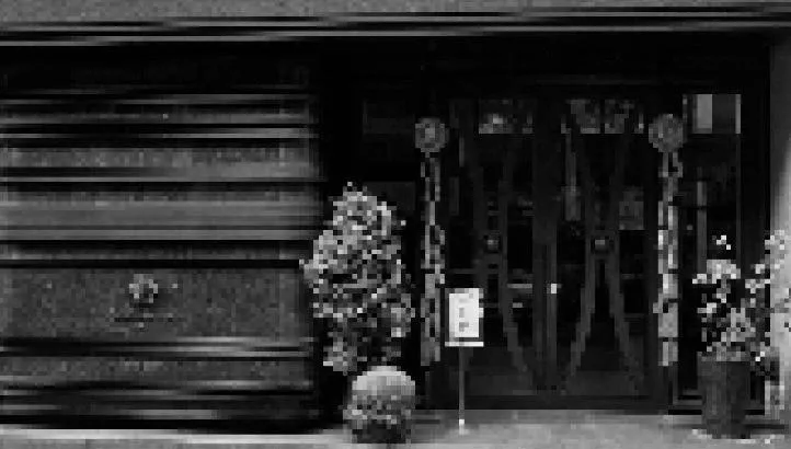 北市豪宅交疊雙屍詭死！女方為美甲師　男為「粉盒大王」之子