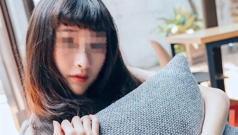 信義區豪宅詭死雙屍！CEO小女友長相甜美　現場發現3雙鞋