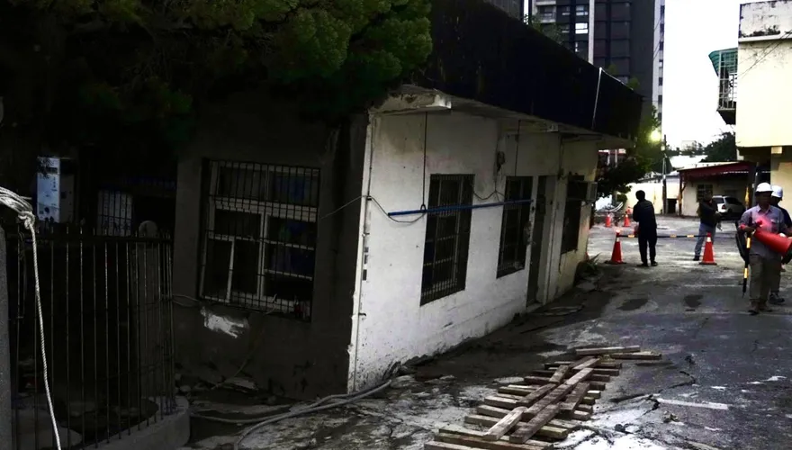 東大路工地施工致地層下陷　竹市府啟動應變機制並緊急安置住戶