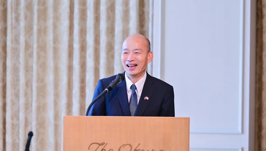 《沒出息》最終版來了！王世堅合體韓國瑜重現「經典一幕」