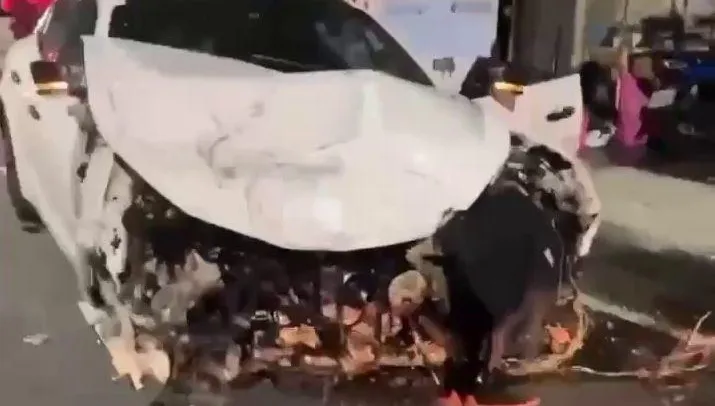 影/台南清晨嚴重車禍！瑪莎拉蒂撞3車2傷　駕駛落跑