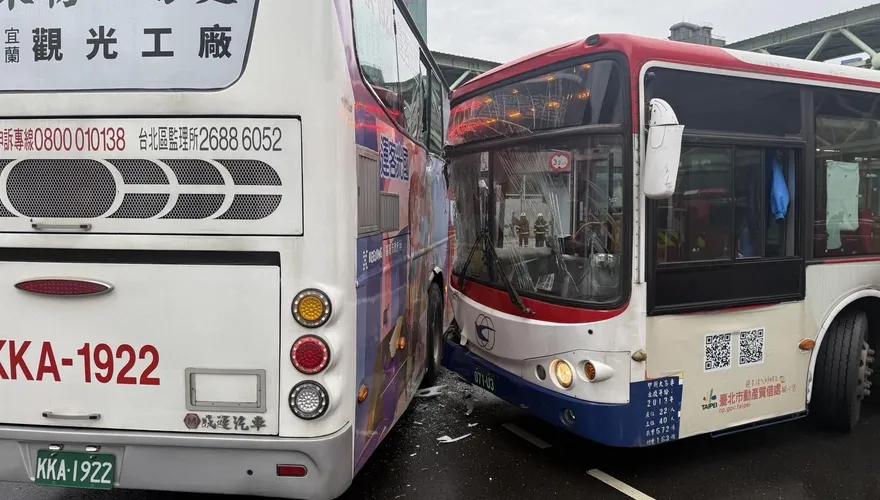 北市大同區2公車擦撞　1乘客頭部受傷送醫