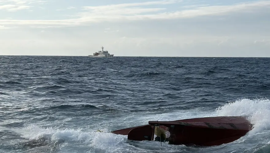 基隆「捕蝦船沉船」6人落海3失蹤！海巡署全力搜救