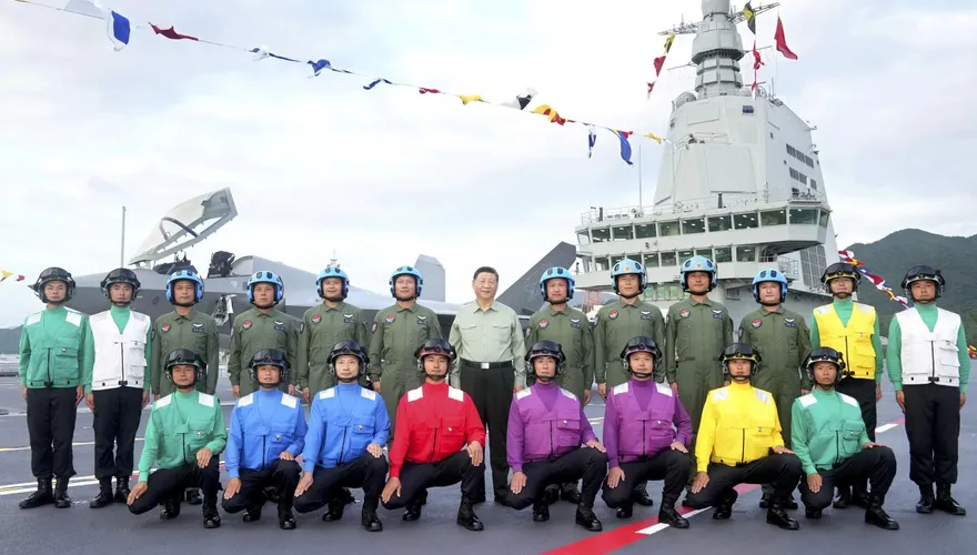 福建艦下水到入列僅3年！陸軍事專家：航母發展步入「快速路」