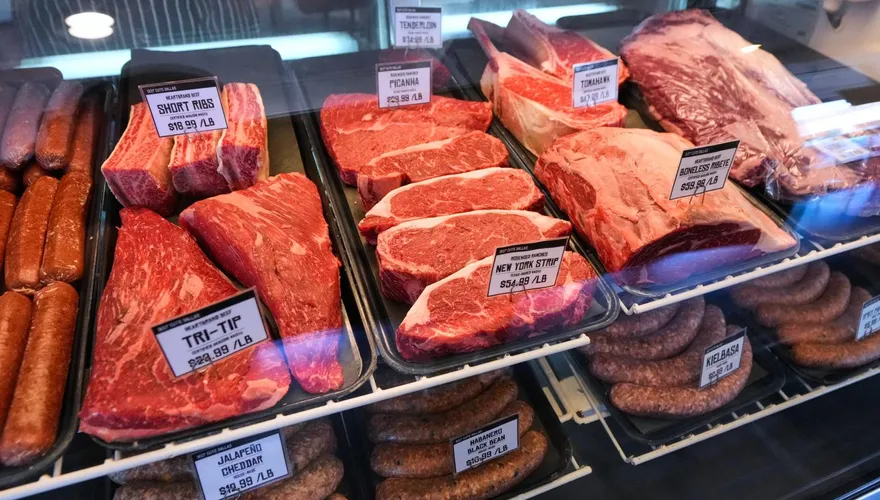 牛肉價格狂飆！川普控肉品加工業「炒作抬價」　要求司法部調查