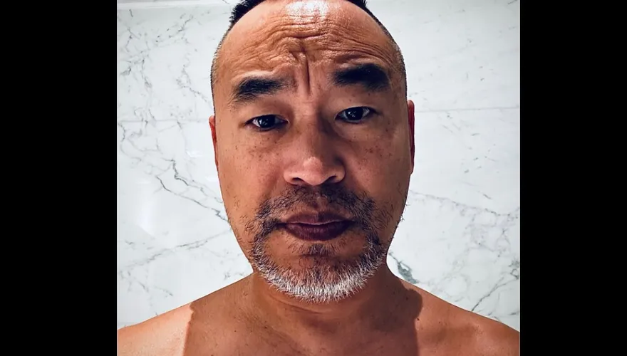 才爆投資慘虧17億！黃立成生日幽默發文：不要被破產清算