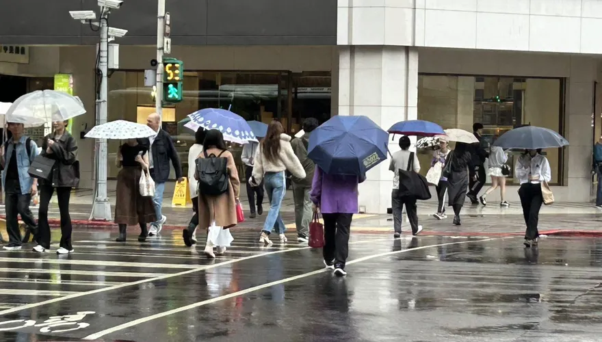 今變天轉濕涼！東北部防大雨　下週北台回暖飆30度