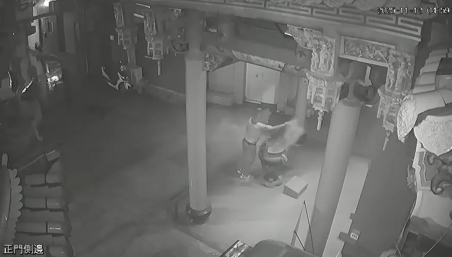 影/醉男鬧土地公廟狂撒香灰　廖大乙警告：觸犯天條