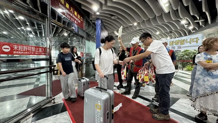 韓國仁川－花蓮重啟直航　首航132名旅客到訪