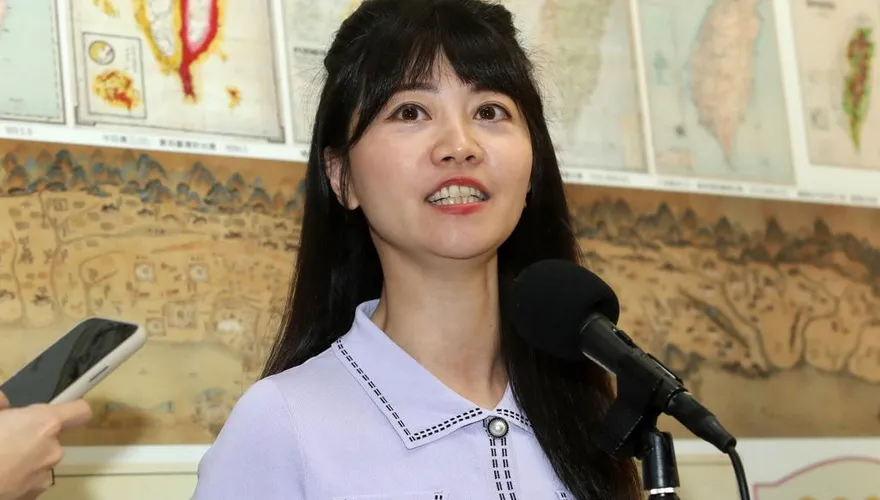 高嘉瑜「台北變上海」大翻車！網酸爆：還是去唱歌好了