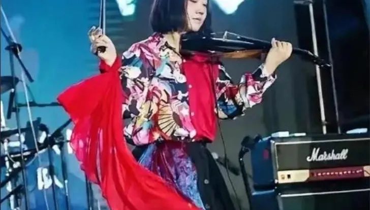電動座椅成奪命凶器！陸樂隊女主唱「胸腔肋骨斷裂」慘遭夾死