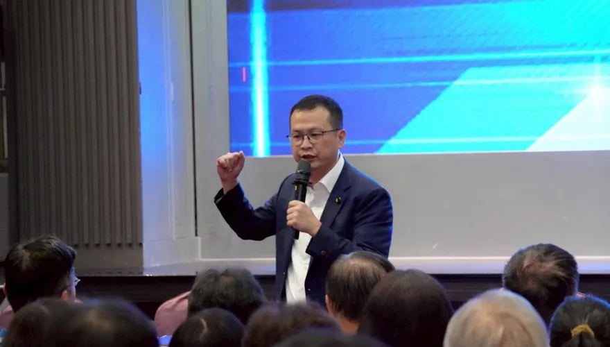 沈伯洋嗆聲又翻車！羅智強霸氣打臉：腦袋有洞
