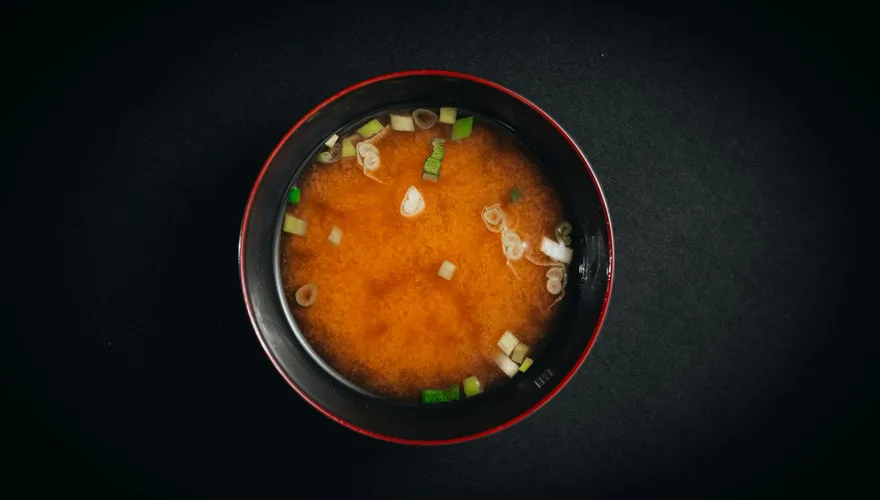 煮味噌湯時間點有學問！營養師：超過85°C好菌全滅
