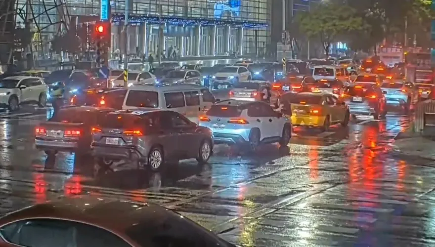 南港展覽館昨晚大塞車　北市府要求撤場避開尖峰