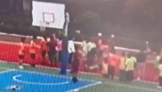 影/全校救1人！彰化「國小男師突倒下」師生蜂擁幫搶命