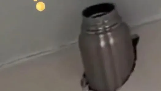 影/保溫瓶泡枸杞茶竟秒變炸彈！陸多起案例炸飛「嵌入牆壁」