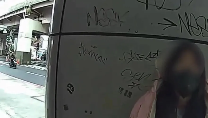 影/中和女騎士蛇行遭攔查辯：哪有　警一查不只毒駕還是通緝犯