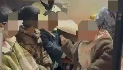 陸女網紅數坪小房間養八孩引爭議　官方證實情況屬實將給予支援