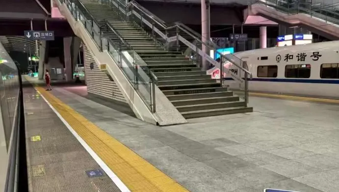 每次換乘滿頭汗！陸律師怒告高鐵車站「不便利」　索賠86元