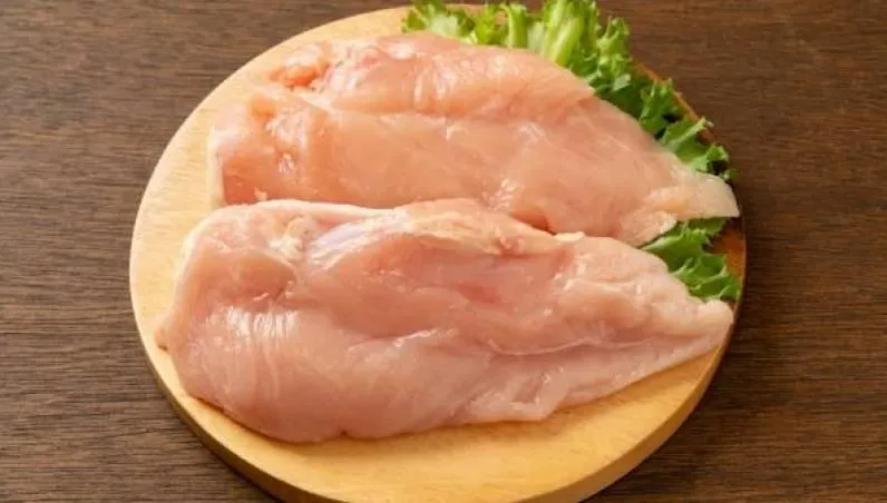 健身減脂狂吃雞胸肉　醫揭油脂過少恐嚴重便祕