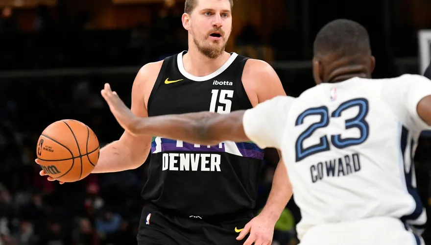 NBA/Logo Shot、超扯妙傳樣樣來　約基奇寫意拿大三元