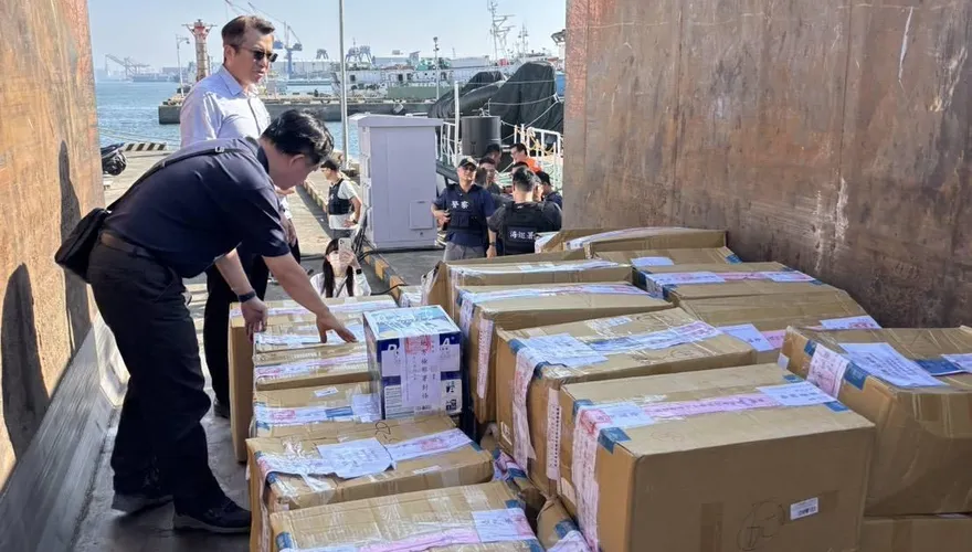 澎湖946公斤愷他命！海巡45人送高雄銷毀　驚人畫面曝
