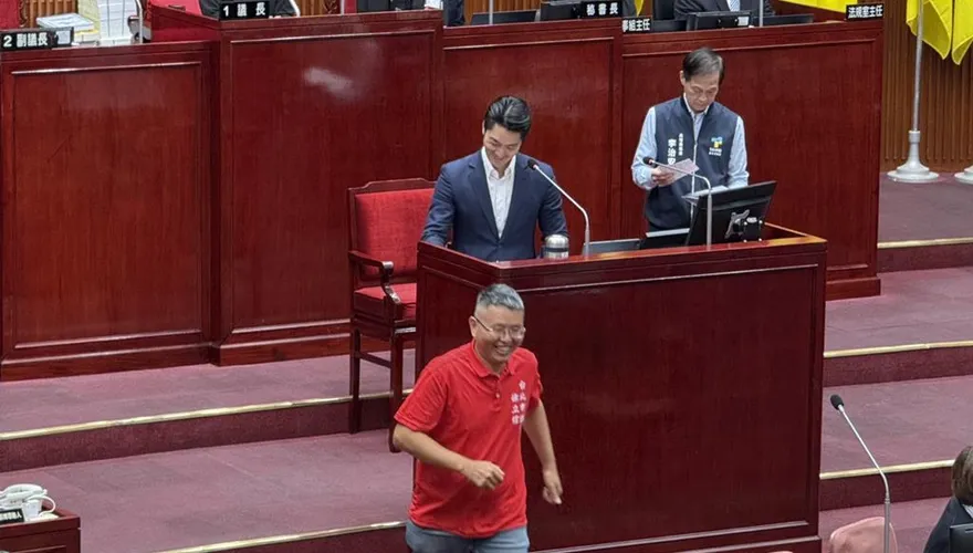 被問是否會幫民眾黨站台　蔣萬安回頭找戴錫欽：要問黨部主委
