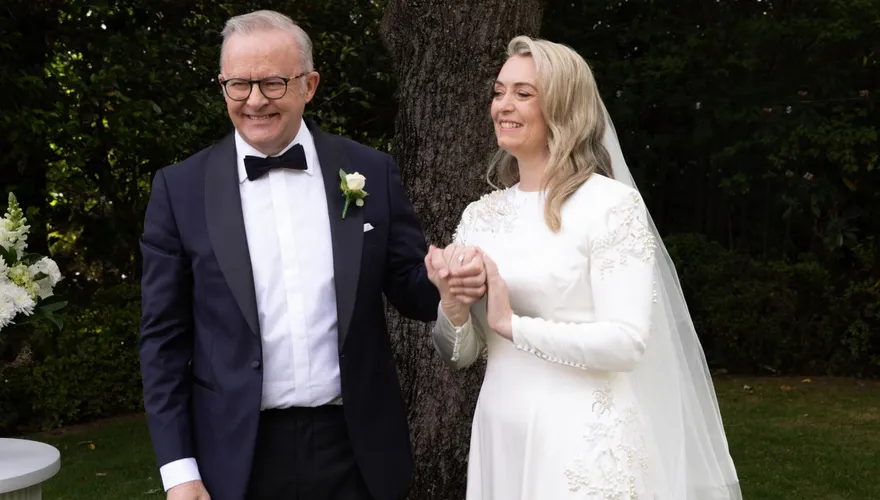 首位在任期間結婚澳洲總理！艾班尼斯低調娶嬌妻　婚禮僅邀60賓客
