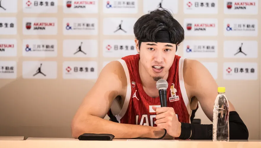 隔12年再訪台！渡邊雄太讚台籃天賦出色　預告明天會是硬仗
