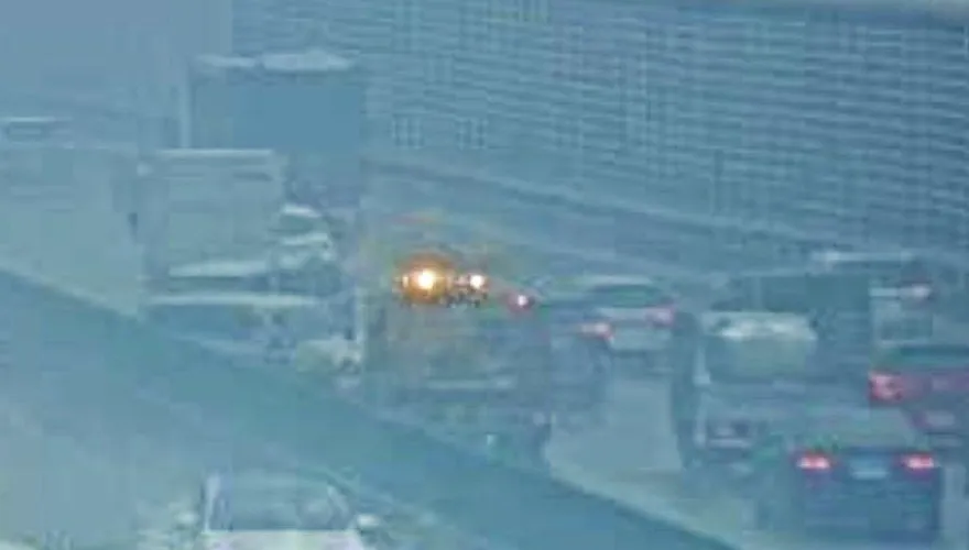天雨路滑釀禍？國2驚見「多車追撞卡內線」釀回堵