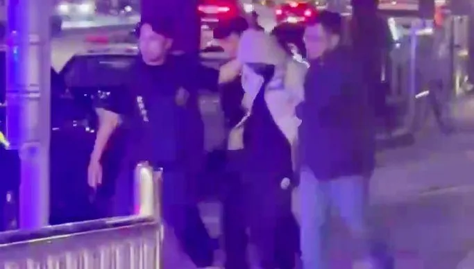 影/狠砍夜店大亨夏天倫「嫌犯自首」偵訊中　影像曝