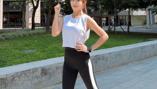 影/佩甄父曾是「超狂國手」！換人工膝蓋「拄助行器」畫面曝