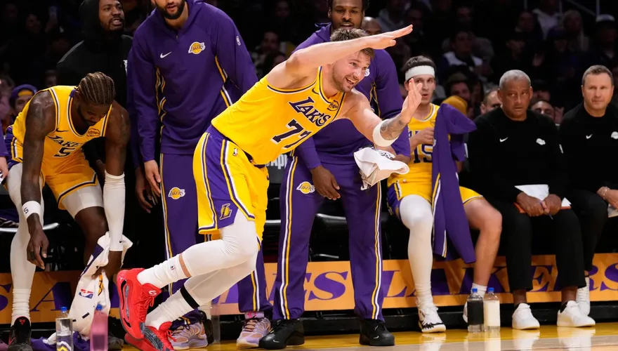 NBA/追平生涯最高9失誤！東契奇扛責：湖人輸球全是我的錯