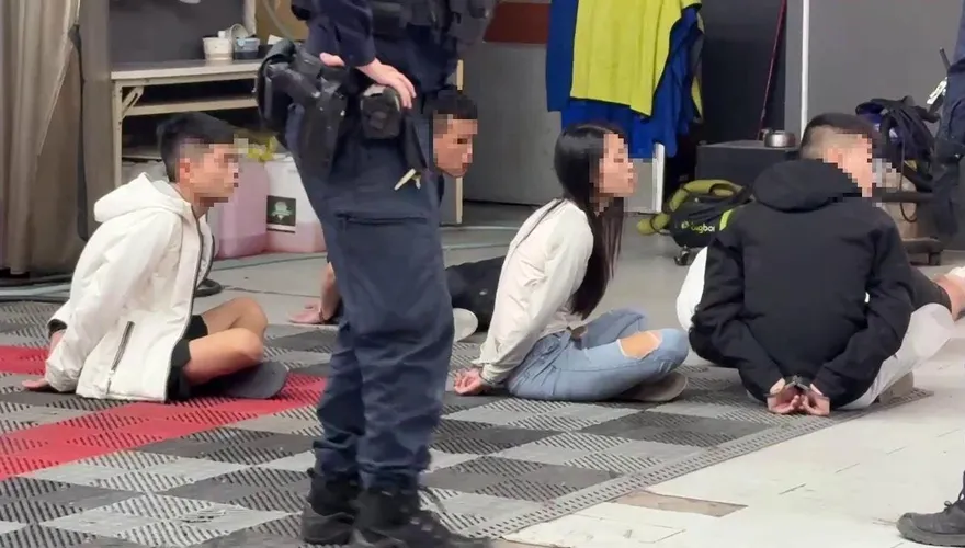 影/欠錢慘遭囚禁毆打！台中警攻堅汽車美容店「救3人逮7煞」